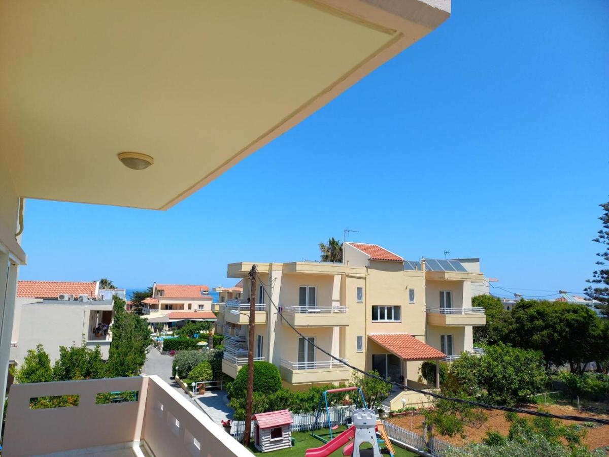 Litinas Apartments Agia Marina  Exterior photo